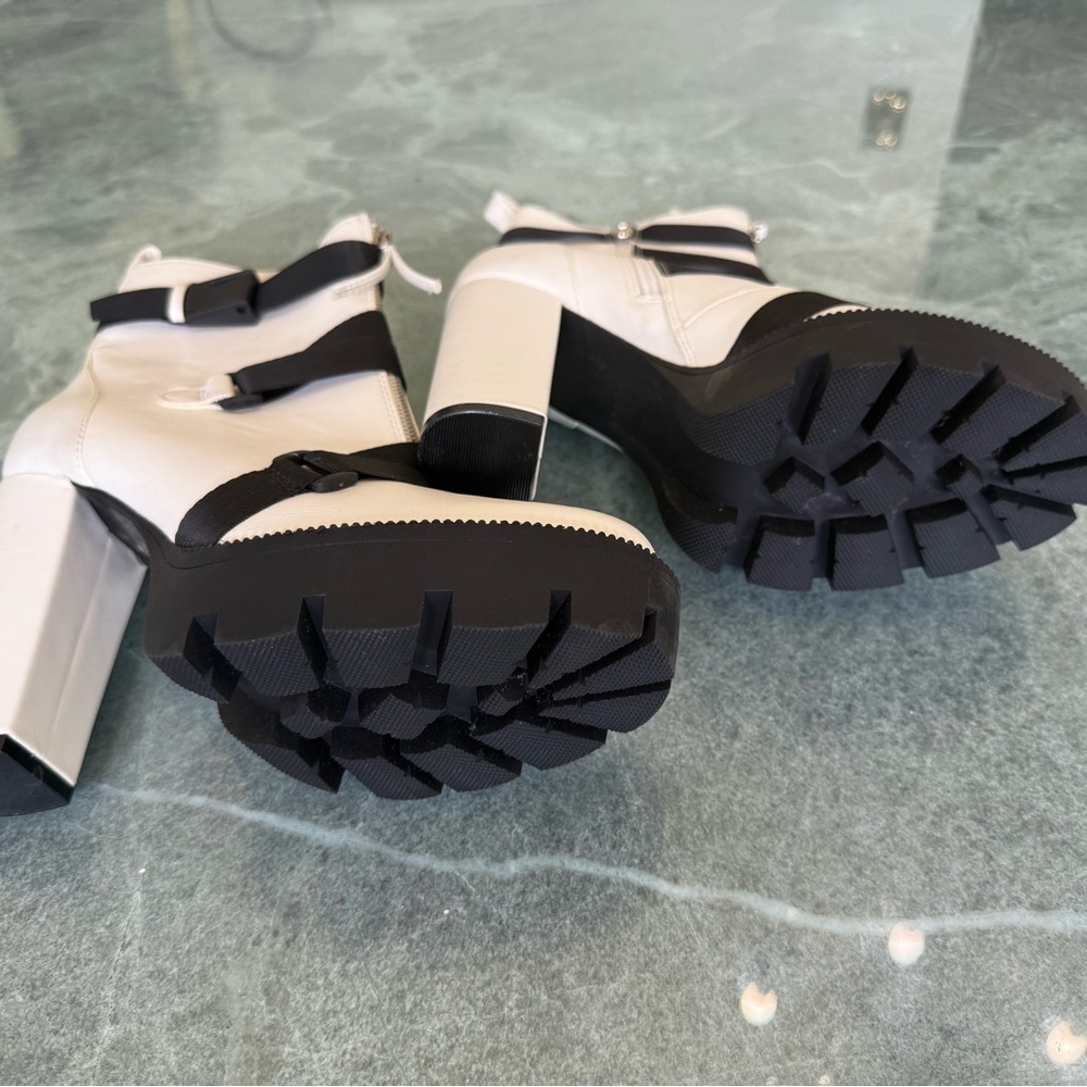 Boots Block Heel Platform White Leather Black Belt, Sz 9 Zipper Heels - Picture 6 of 6